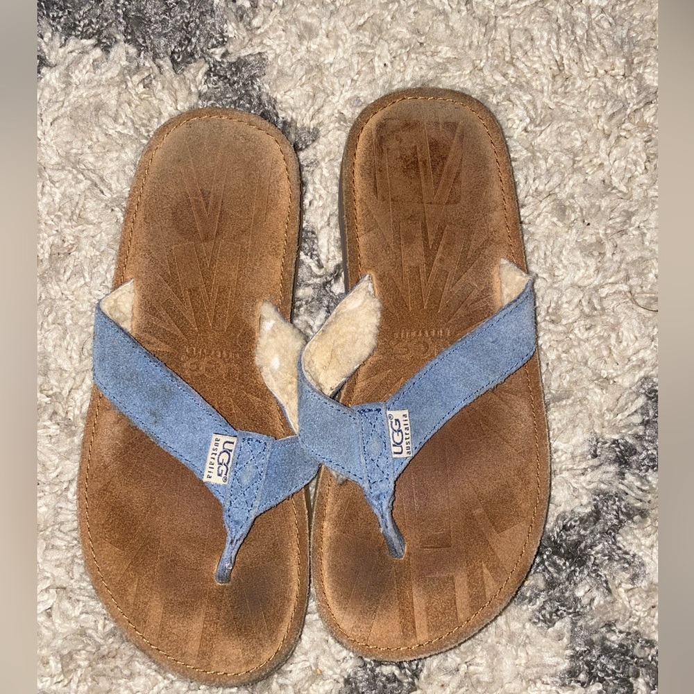 USED ugg flip flips